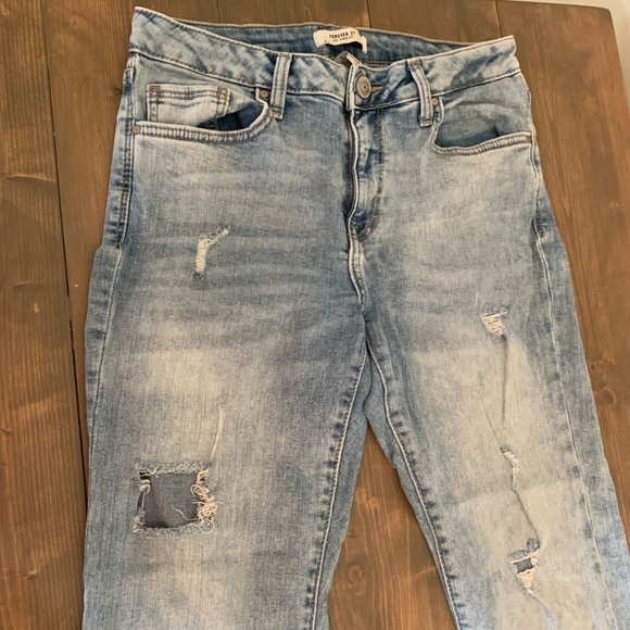 Forever 21 cropped weathered jeans with flared bottoms. Stretch material. Comfy - Picture 5 of 12